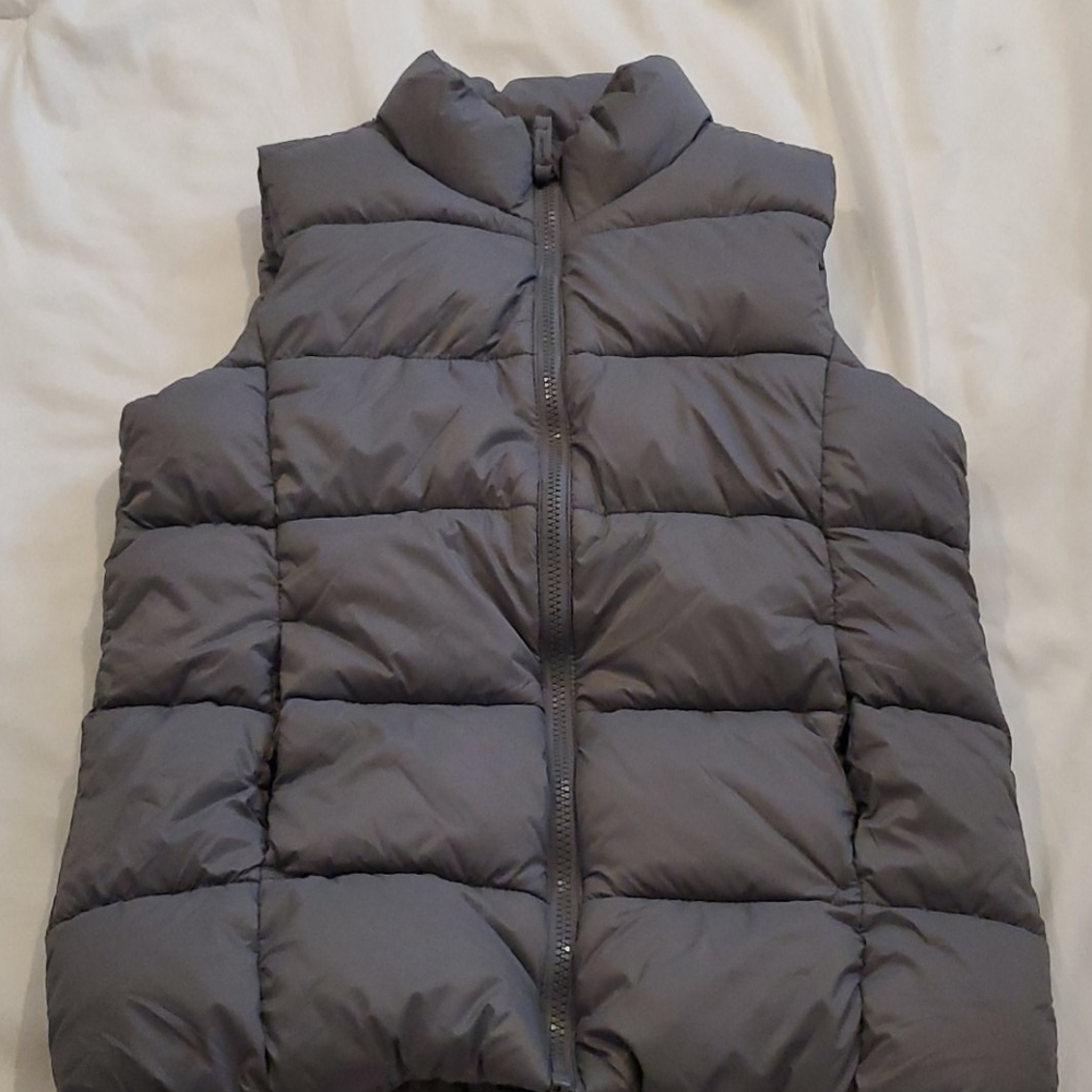 Grey puffer vest
